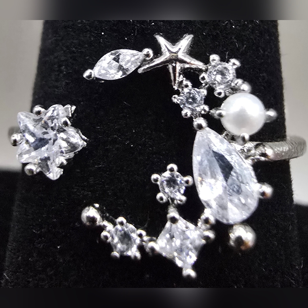 Ring Moon And Star With Crystal And Pearl Adjustable 8 1/2-aprox 9 3/4 Signed